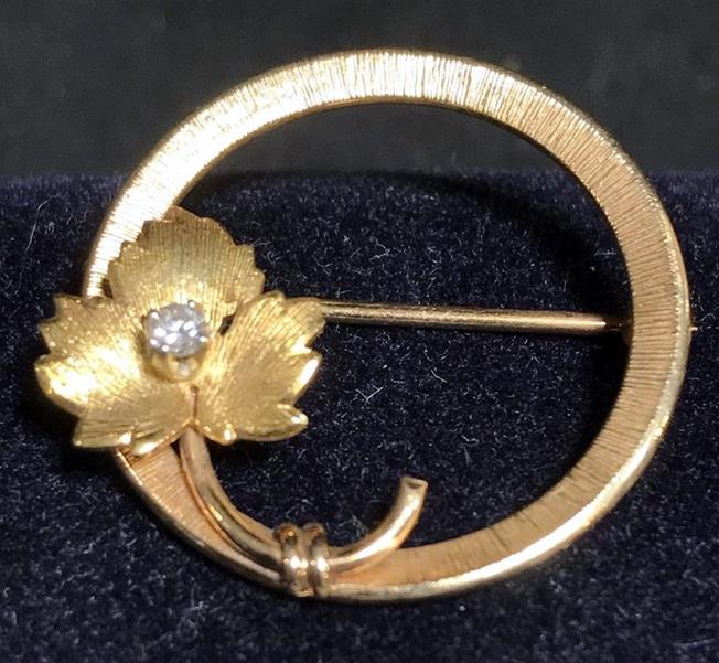 1940's 14K Gold Circle Brooch w/ Single Brilliant Cut (1 of 5)