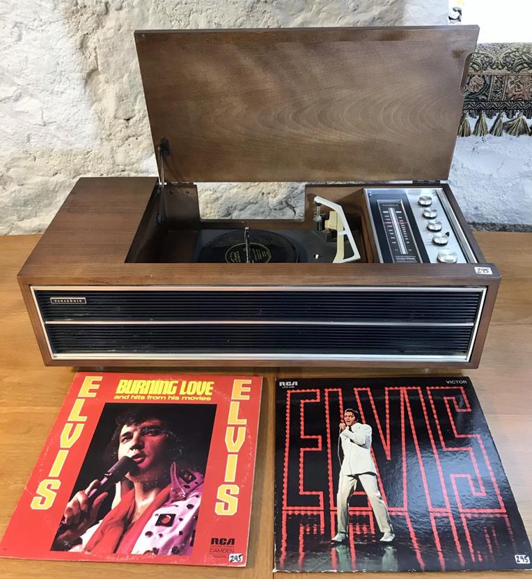 MCM Panasonic Radio Phonograph in Walnut Case (1 of 9)