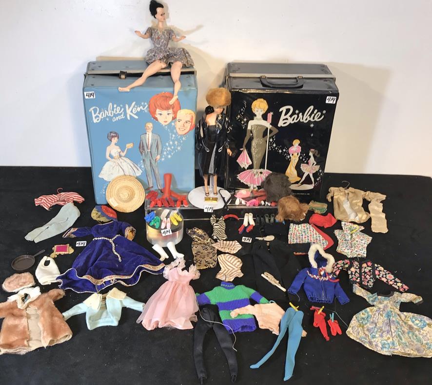 Early Barbie Doll w/3 Wigs and 2 Wardrobe Boxes & (1 of 10)