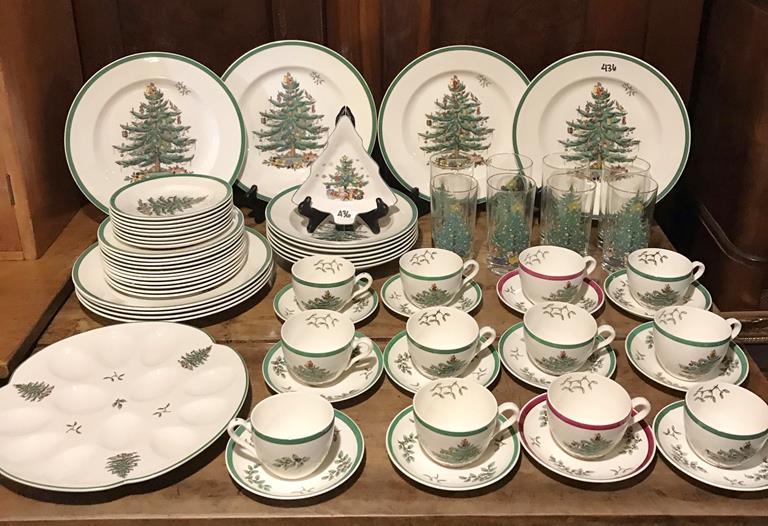 Spode England Christmas Tree Dishes Service for 8+ (1 of 11)