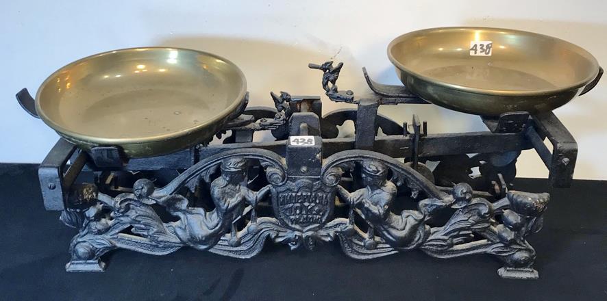 Victorian Ornate Double-sided Working Cast Iron Scale (1 of 6)