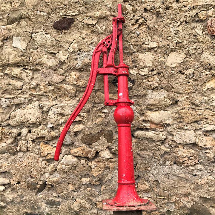 The Oshkosh cast Iron Water Pump (1 of 5)