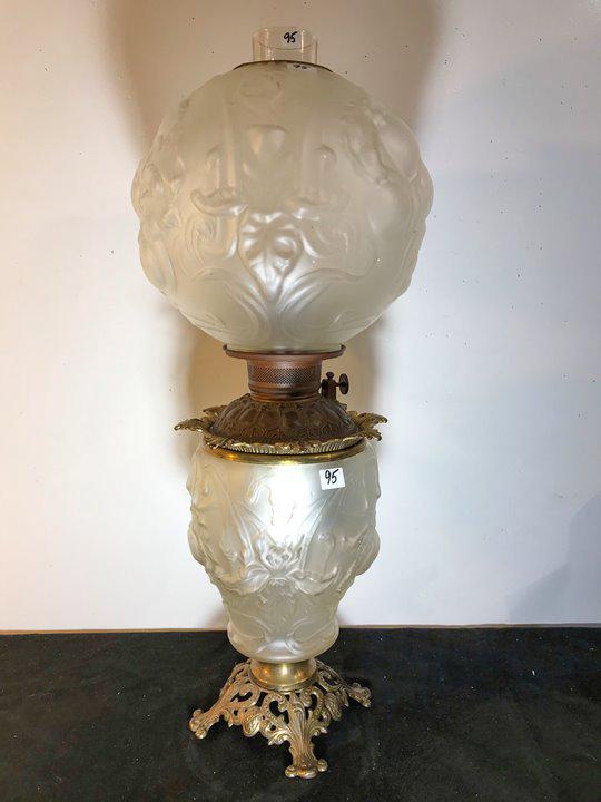 Irridescent Satin Glass GONE WITH THE WIND WHITE LAMP, (1 of 13)