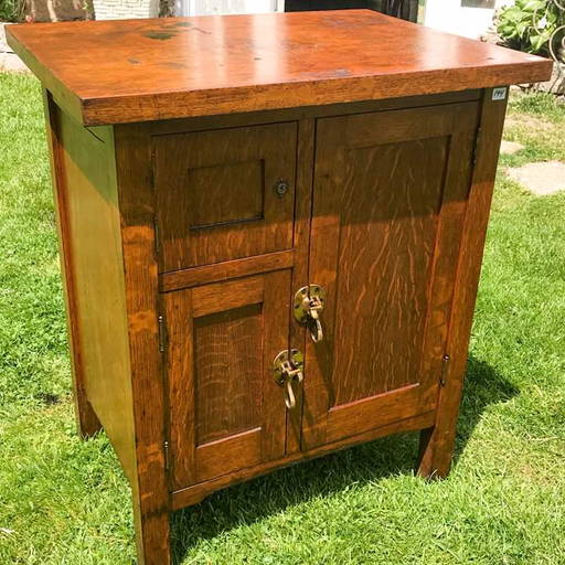 Arts And Crafts/ Mission Oak Liquor