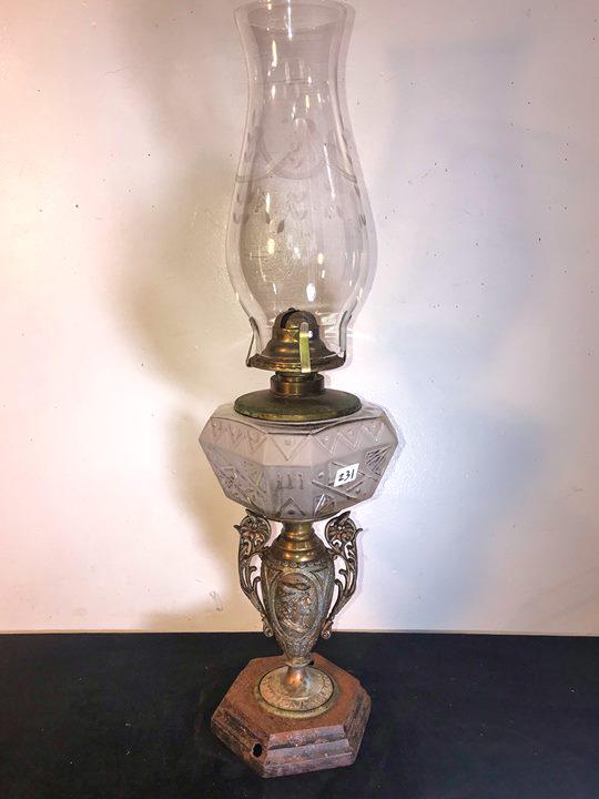Bradley and Hubbard Cut Back Oil Lamp (1 of 7)