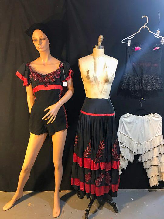 Mika Mingo Burlesque Dancer Outfits/Pieces (1 of 7)