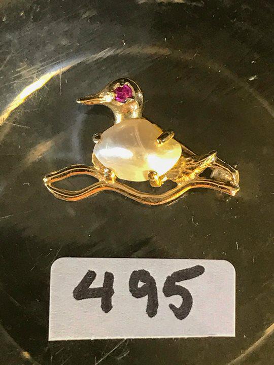 14 Karat Yellow gold Bird Brooch with Freshwater Pearl (1 of 4)