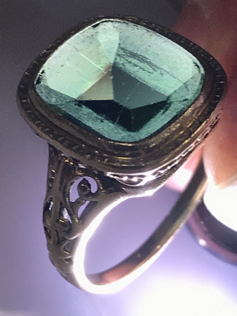 15K Gold Ladies Ring with Natural Emerald (1 of 6)