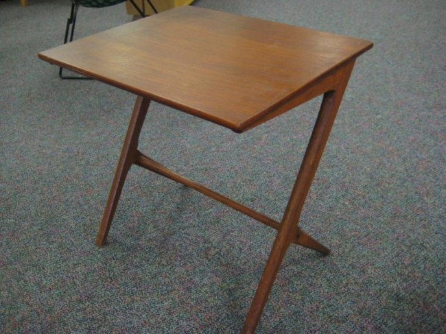 Unusual late 1950's/early 1960's Danish Modern sid: Unusual late 1950's/early 1960's Danish Modern side table - (est. value $100 - $175)