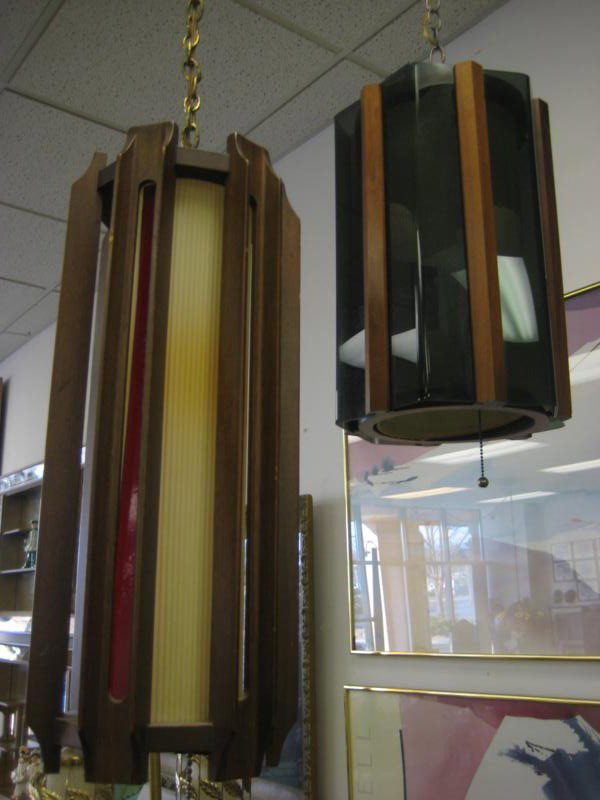 2 hanging 1970's walnut and plastic fixtures - (es: 2 hanging 1970's walnut and plastic fixtures - (est value $20 - $30)