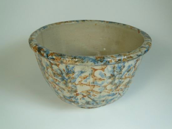 Red Wing miniature spongewear mixing bowl - Est. v: Red Wing miniature spongewear mixing bowl(crack noted) - Est. value $85-$95