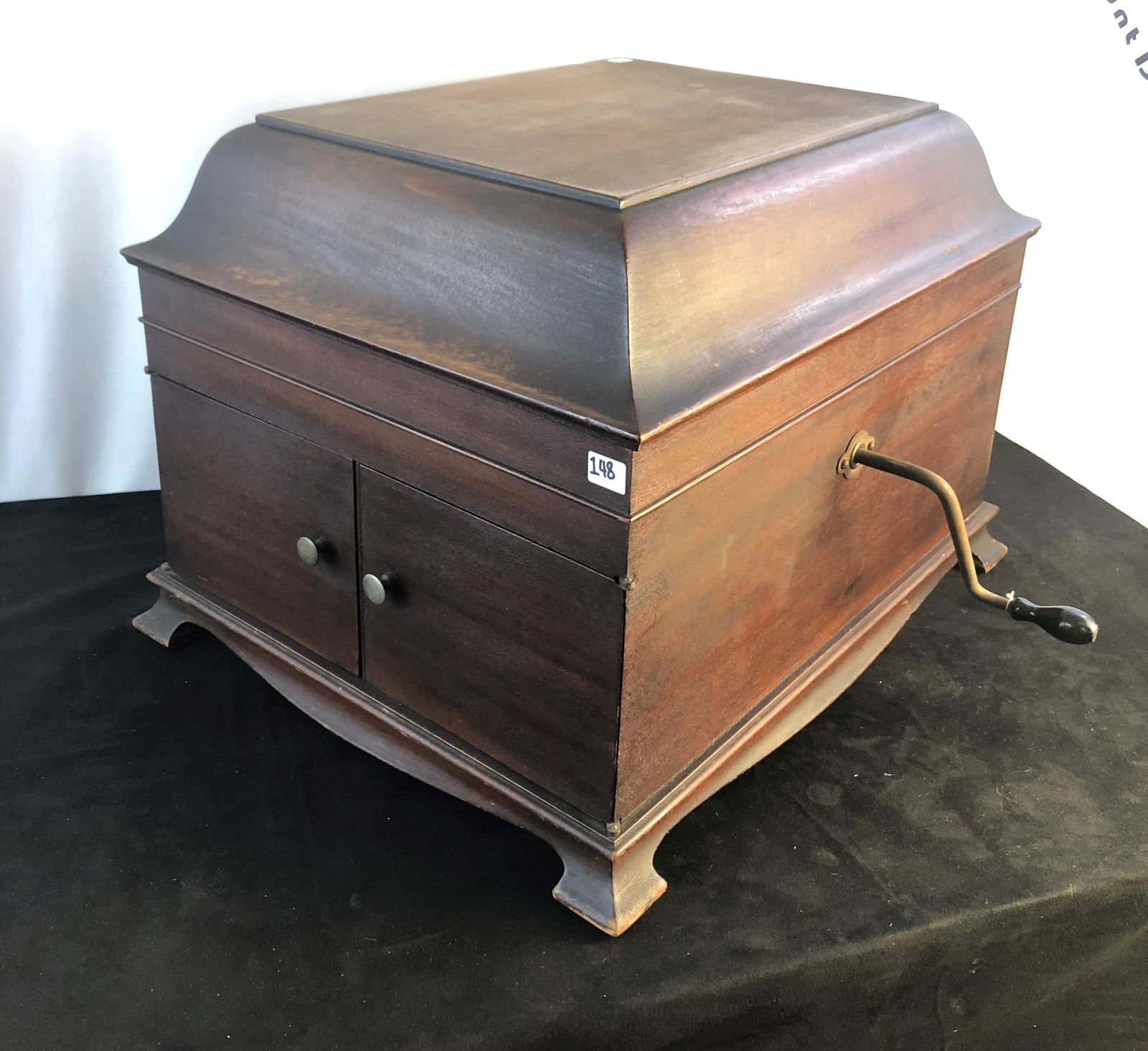 Victrola Victor Talking Machine Table Model (1 of 7)
