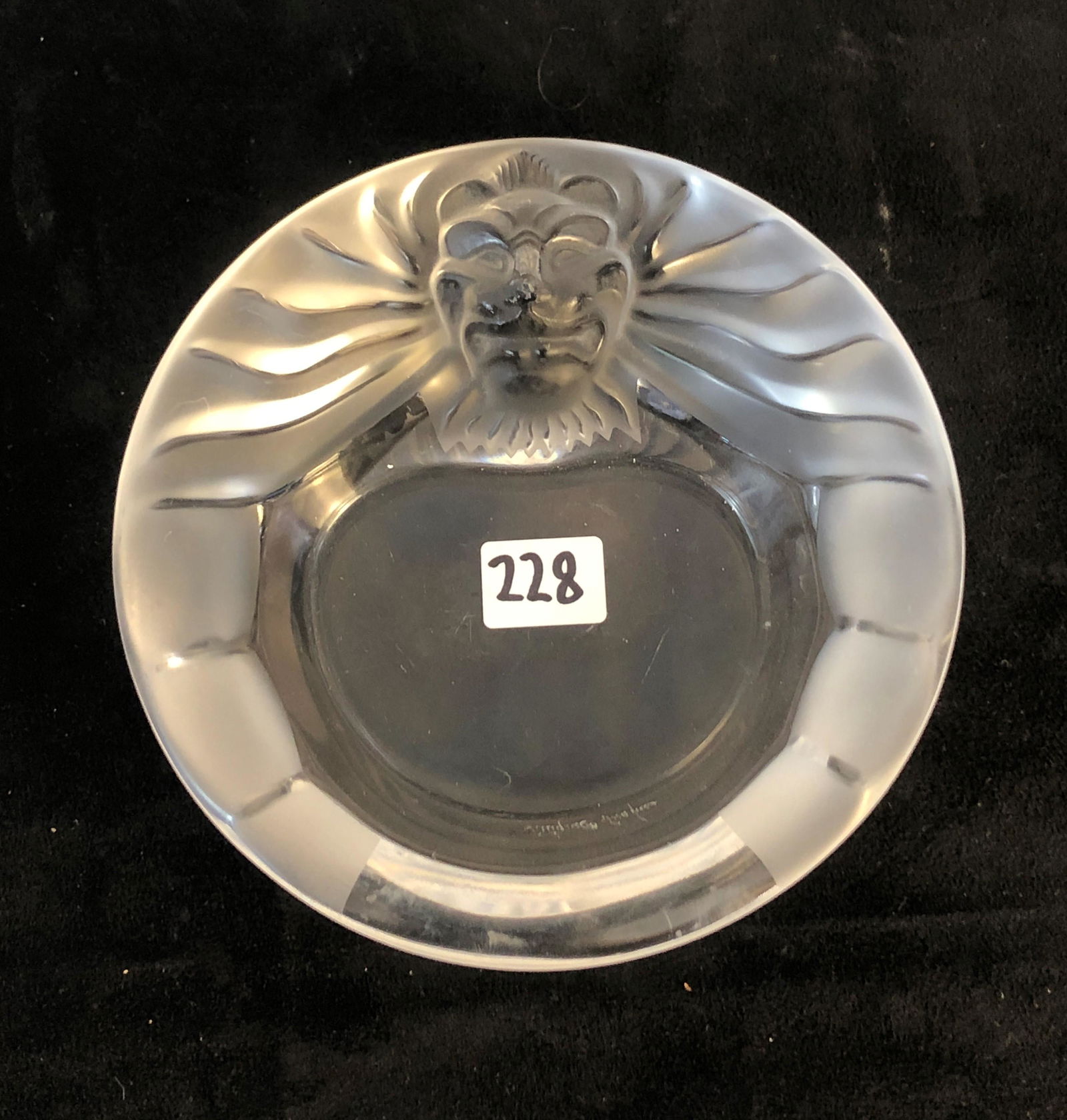 Lalique Lion Head Ashtray (1 of 7)