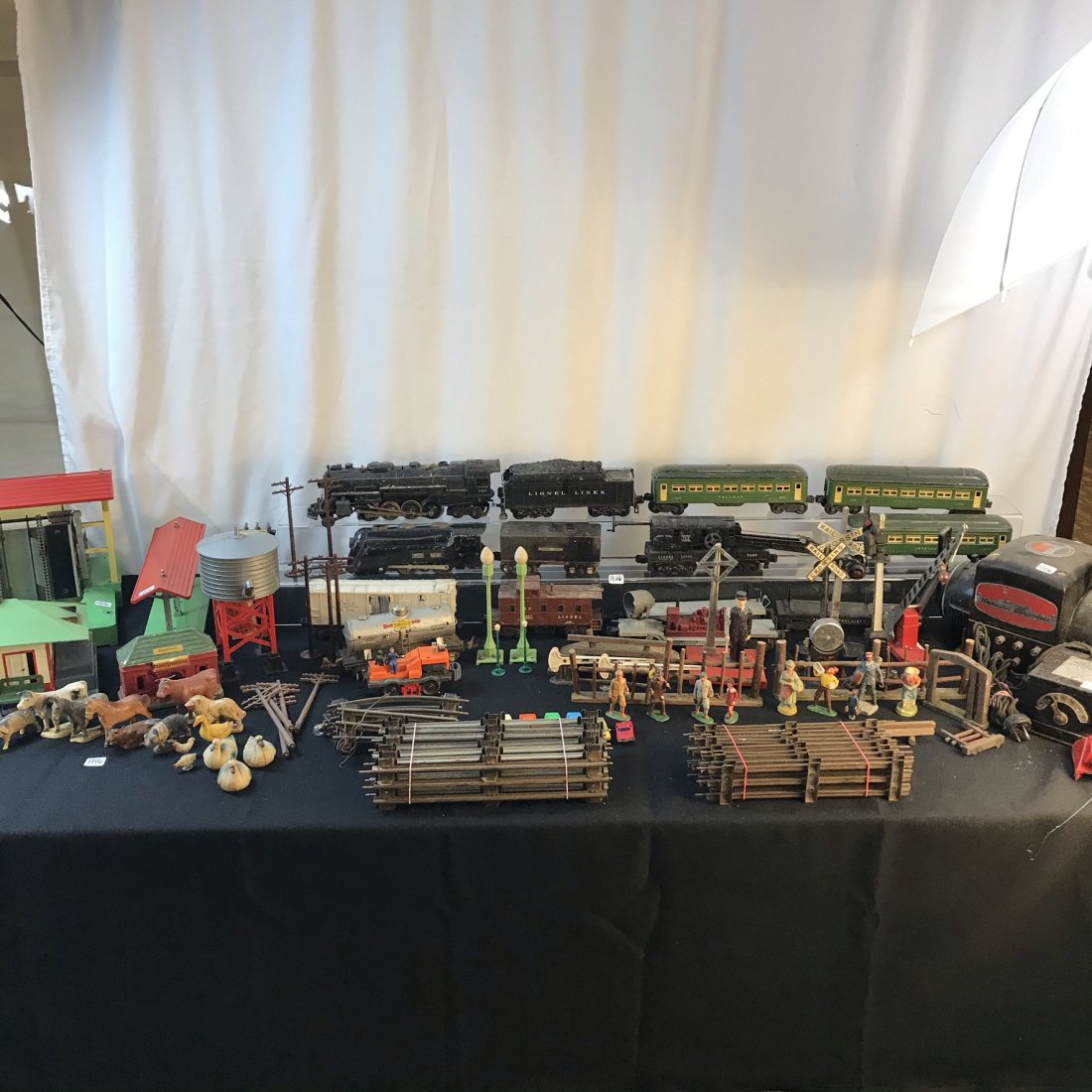 1940' Lionel Trains, tracks, Transformers and More! (1 of 16)