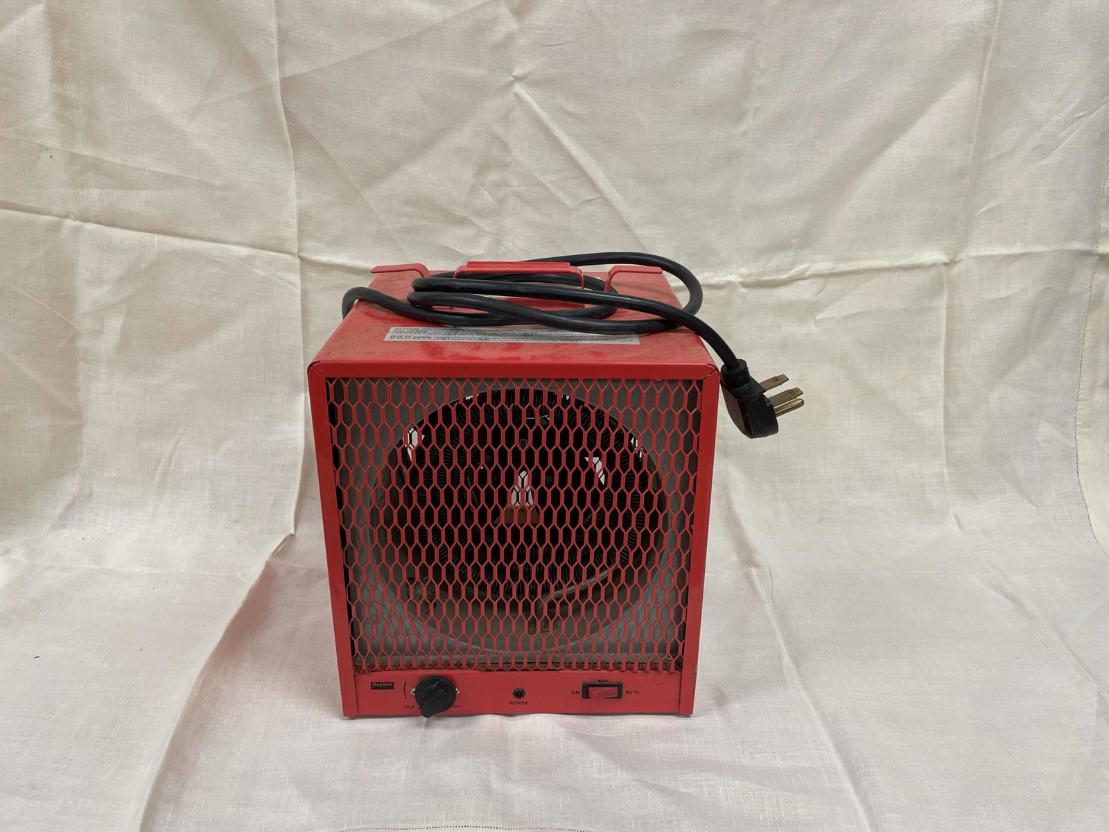 Dayton electric heater model 3VU36A - 240V (1 of 3)
