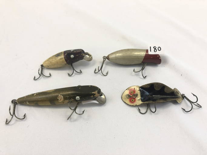 Lot of 4 Fishing Lures (0180) on Sep 19, 2022 Cedarburg Auction