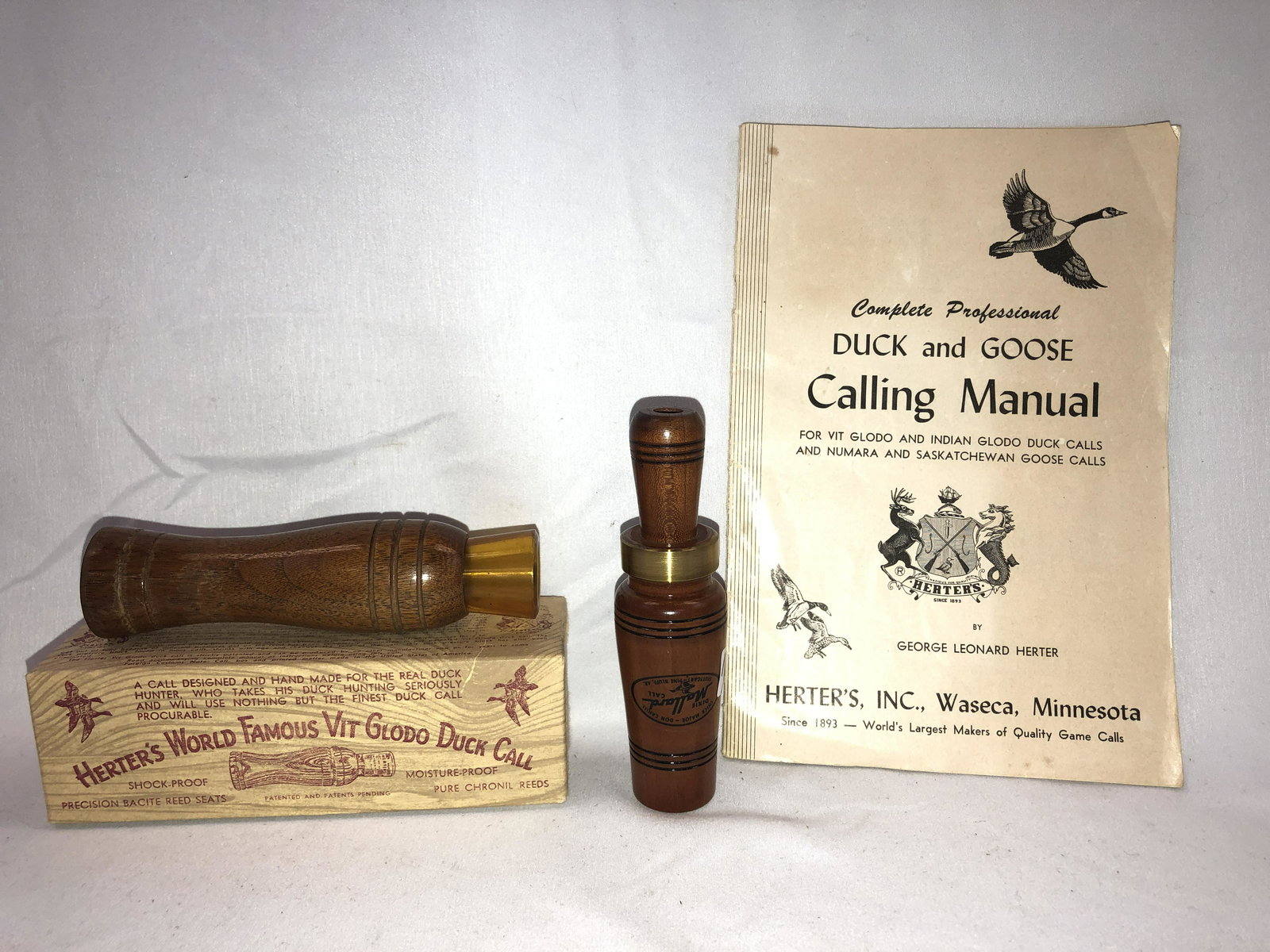 Lot of 2 Duck Calls and Herders Calling Manual (1 of 4)