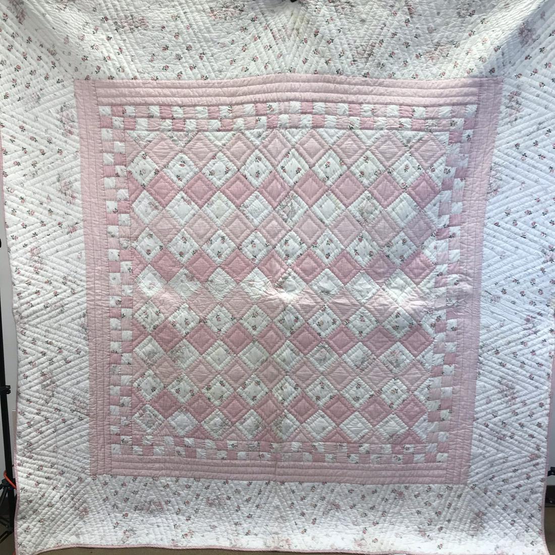 Ross and Simmons Large Cotton Floral Quilt (1 of 5)