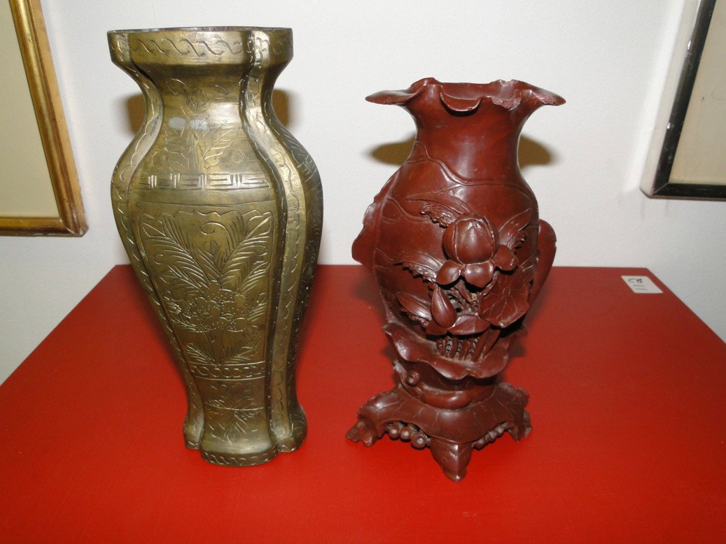 An oriental carved soapstone vase and an oriental: An oriental carved soapstone vase and an oriental bronze vase. Est. value $30-40.