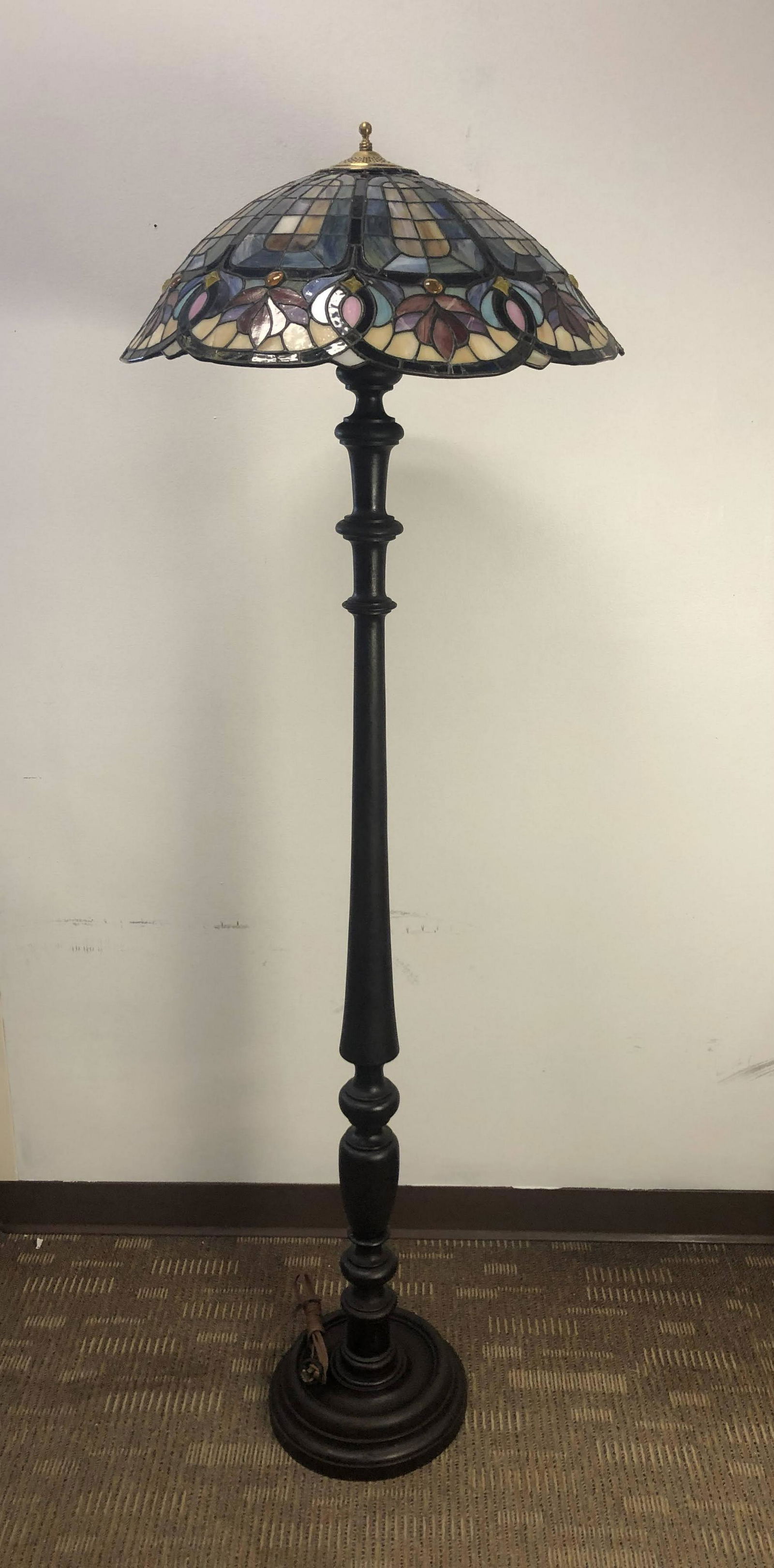 Mahogany Floor Standing Leaded Glass Lamp (1 of 5)