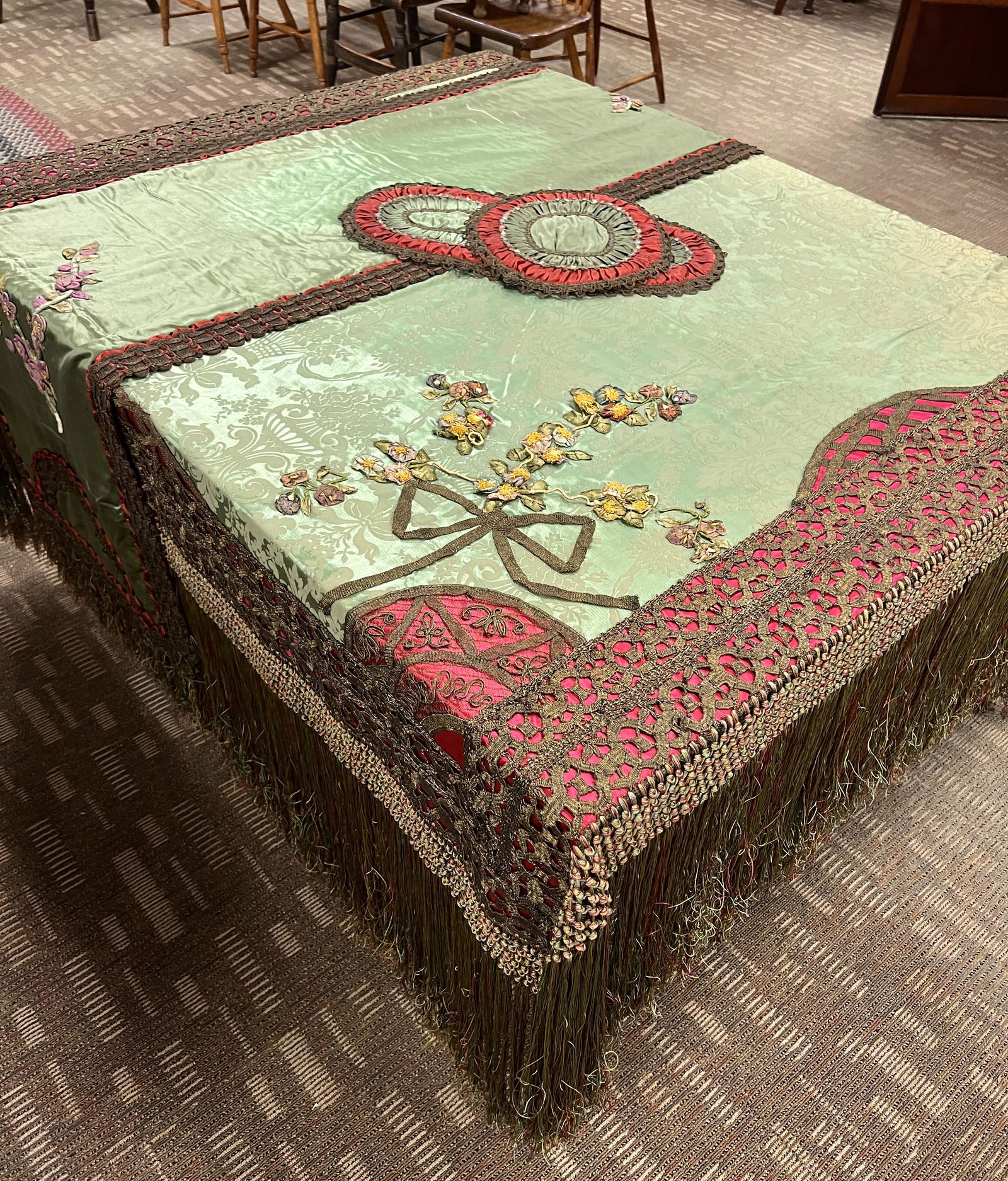 Elaborate Victorian Table Shawl, Runner and Hot Pads (1 of 18)