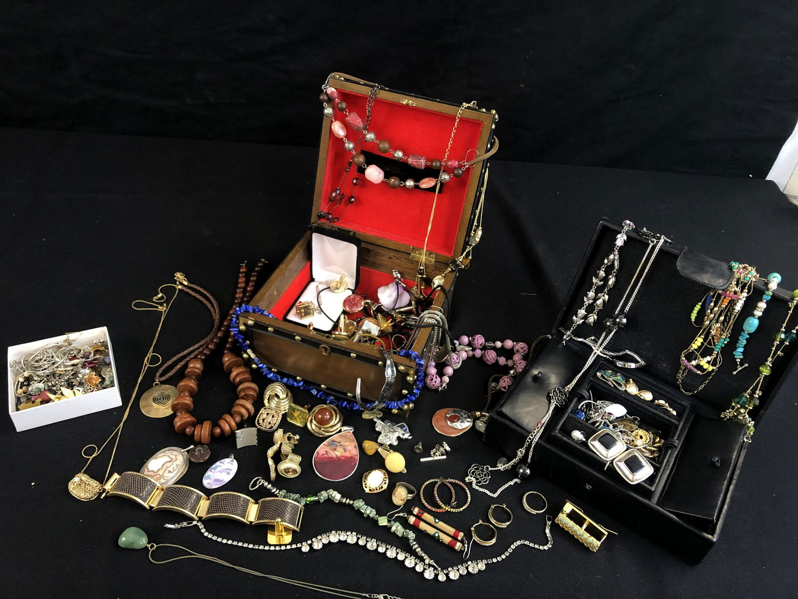 Jewelry Box Full of Costume Jewelry (1 of 7)