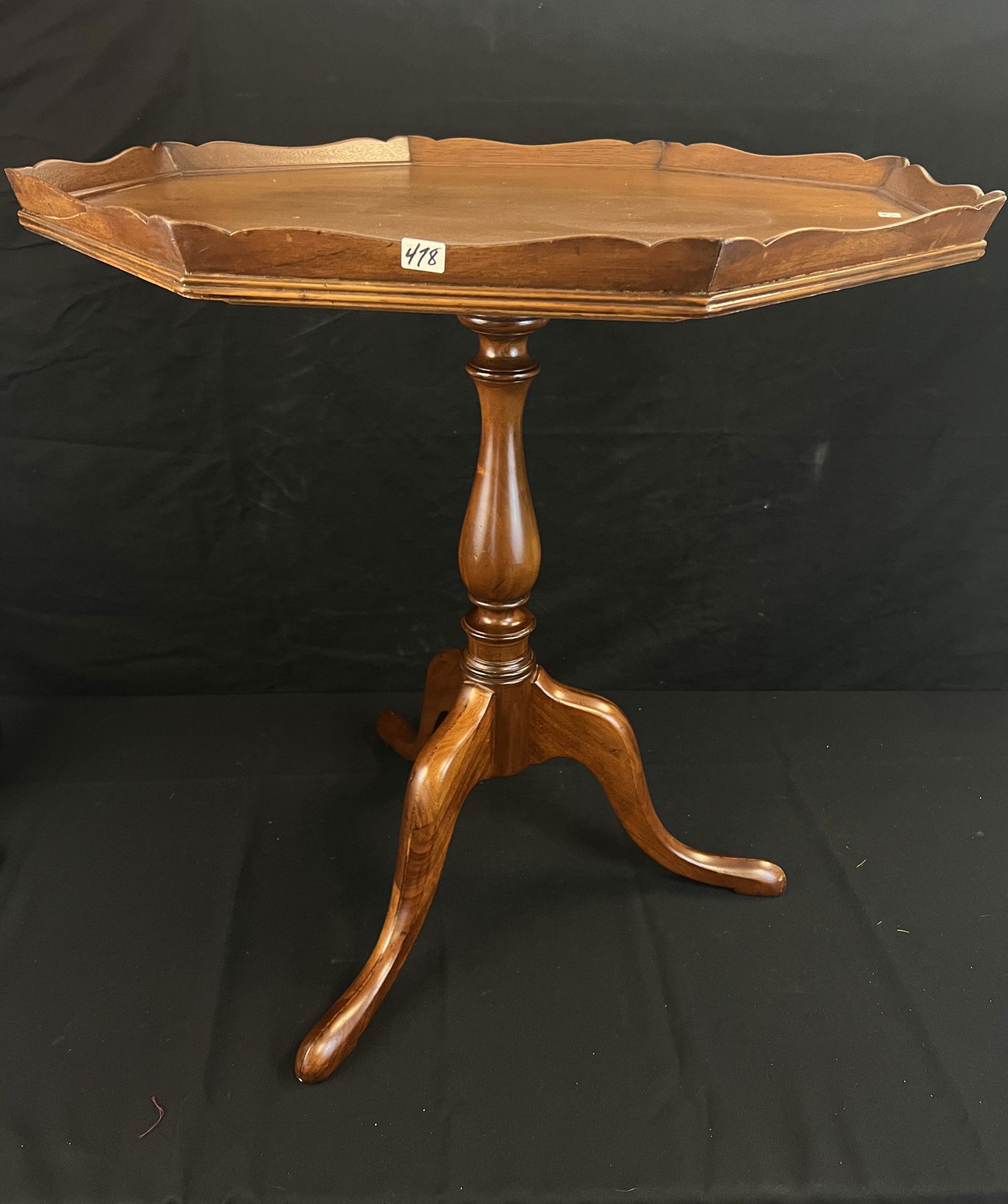 Octagon Mahogany Parlor Table with Queen Anne Legs (1 of 7)