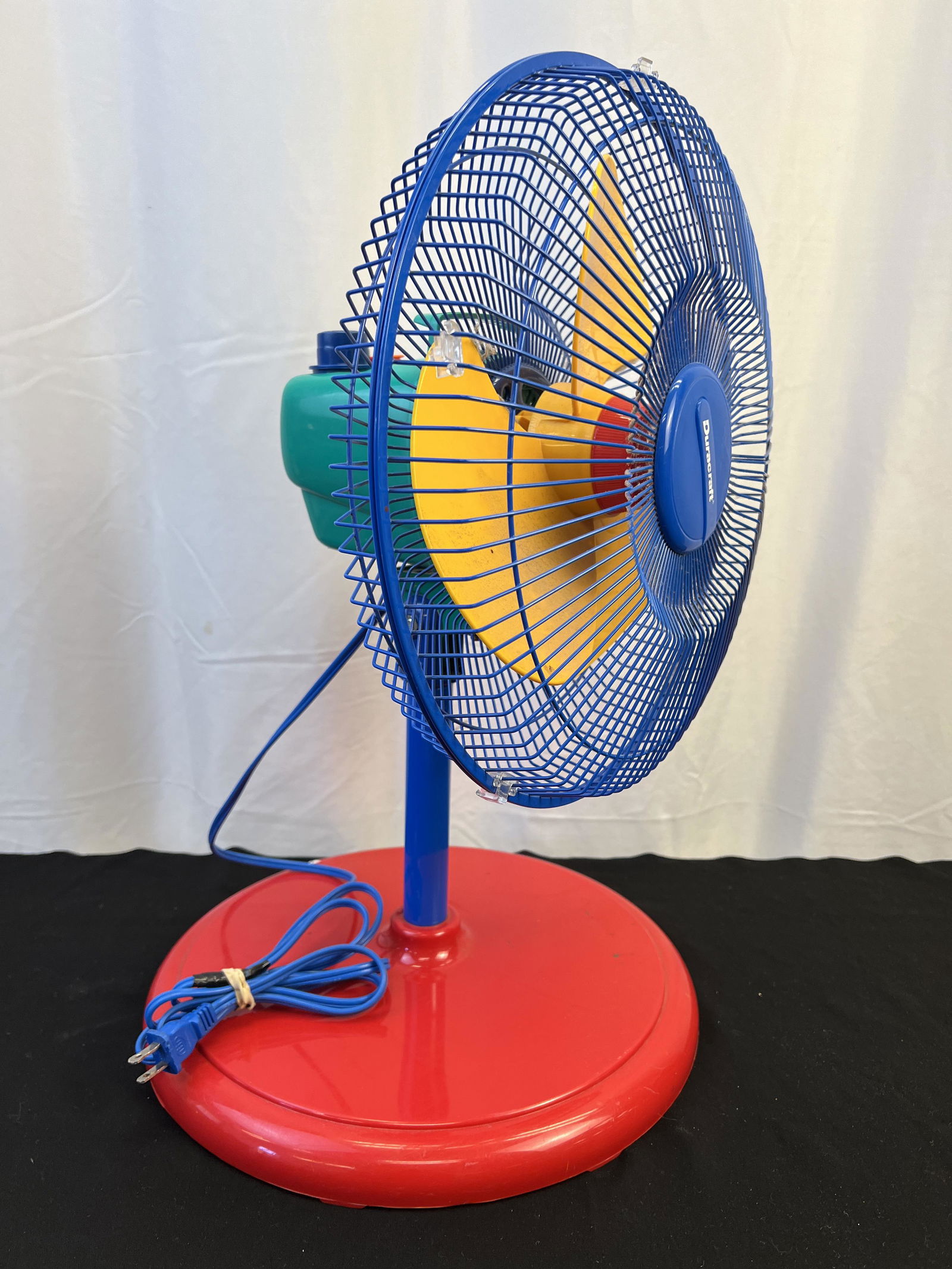 1980's Duracraft Primary Colors Oscillating Table Fan (1 of 5)