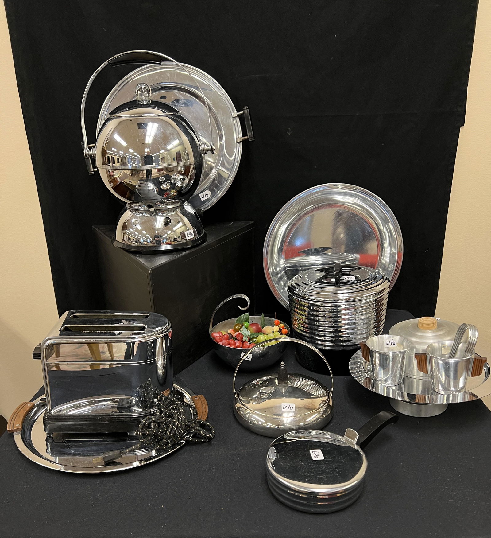 Group of Art Deco Chorme and Metal Kitchen Items (1 of 9)