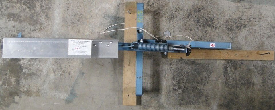 Hoppe's clay pigeon thrower - PICK-UP ONLY/NO SHIP: Hoppe's clay pigeon thrower - PICK-UP ONLY/NO SHIPPING