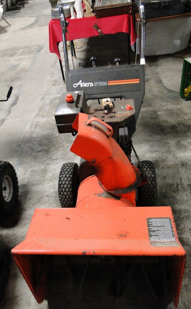 205 Ariens snow blower model ST524, 5 hp, 24"clearing