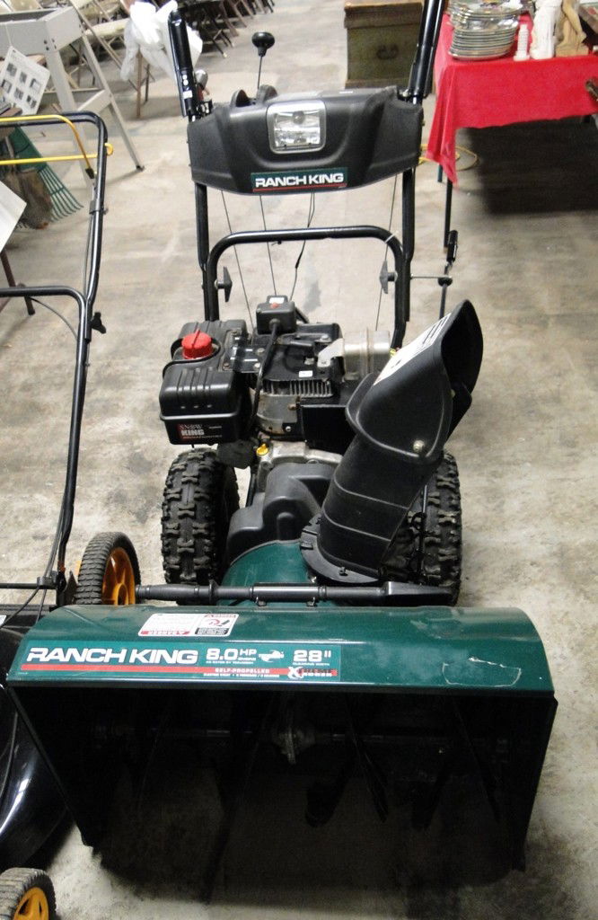 206 Ranch King snow blower, 8 hp, 28" clearing width a