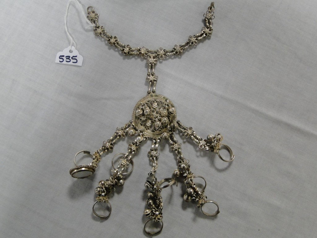 Middle Eastern ring bracelet in silver: Middle Eastern ring bracelet in silver