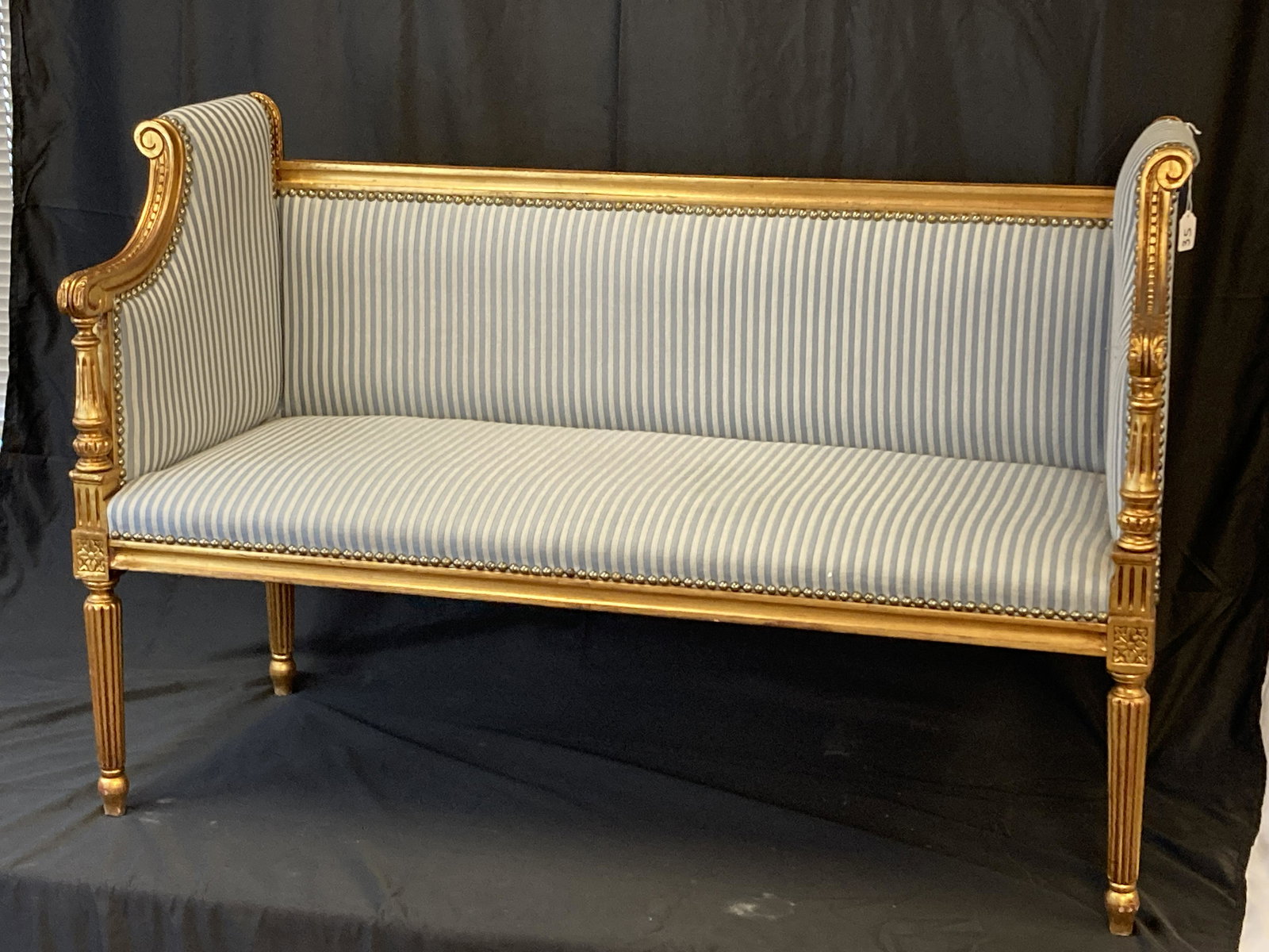 Acanthus-Carved Gold Leaf Bench (1 of 7)