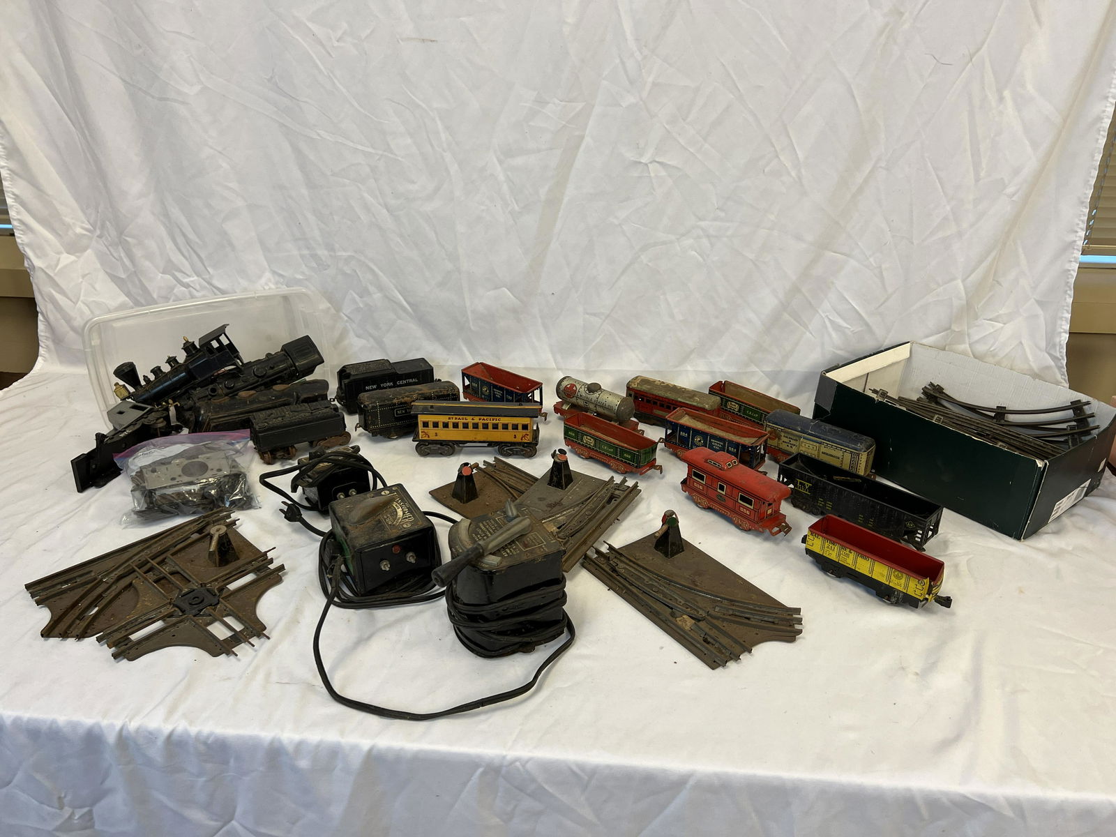 Lionel Train & Others (1 of 6)
