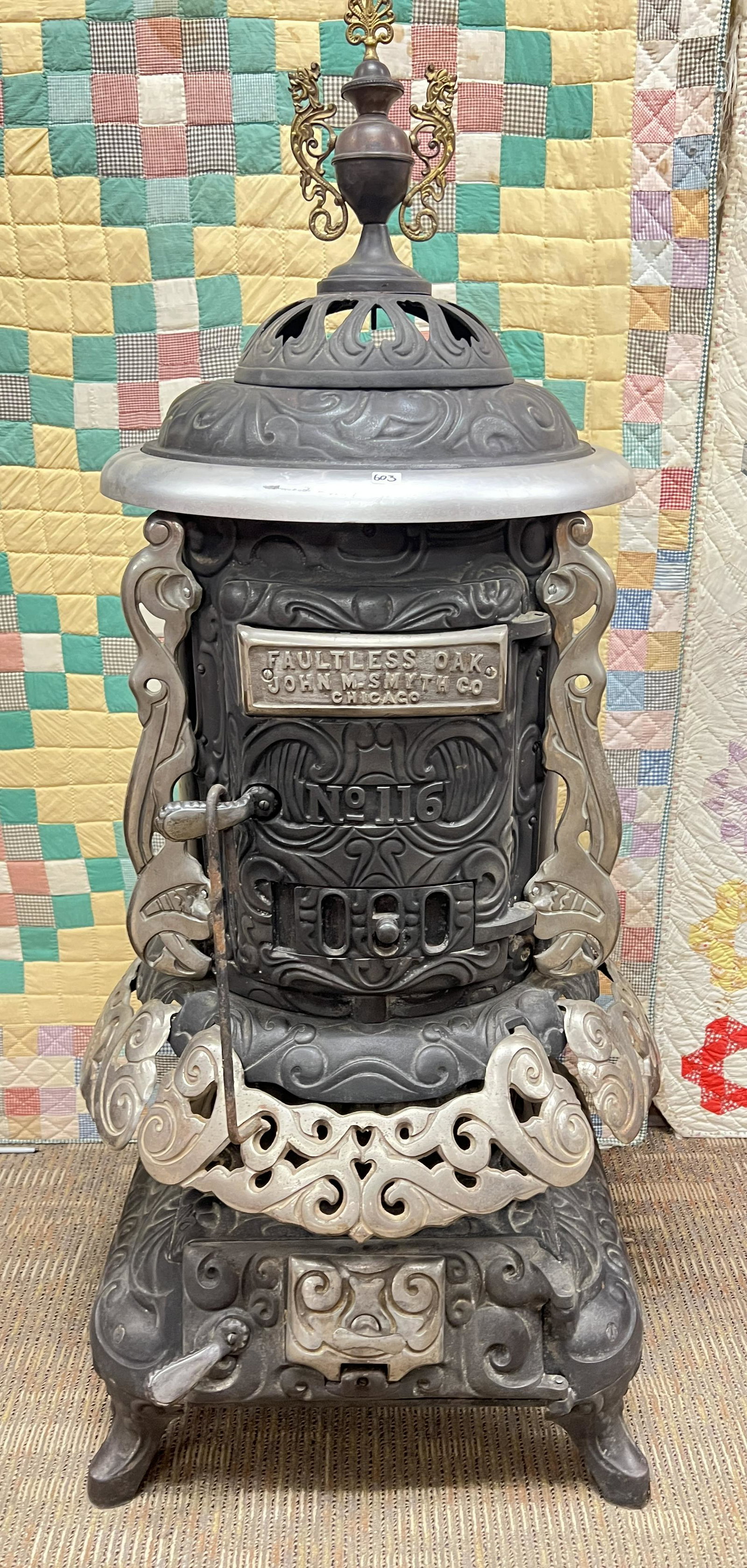Faultless Oak Fancy Parlor Stove (1 of 16)