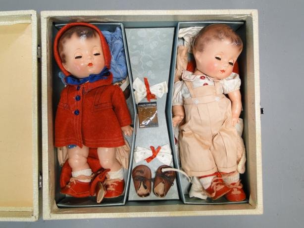 Pair of Effanbee boy and girl doll in original cas: Pair of Effanbee boy and girl doll in original case and clothes - boy needs to be restrung