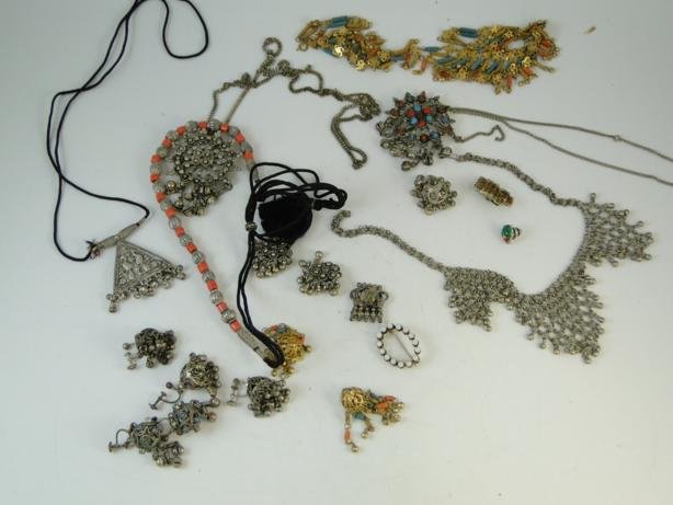 Large group of Middle Eastern jewelry: Large group of Middle Eastern jewelry