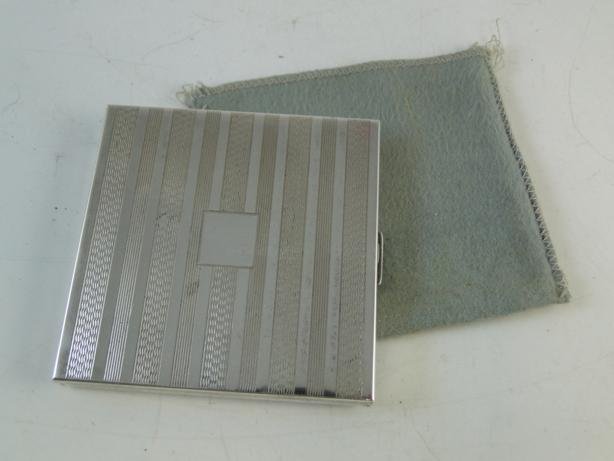 Art Deco heavy sterling silver compact: Art Deco heavy sterling silver compact