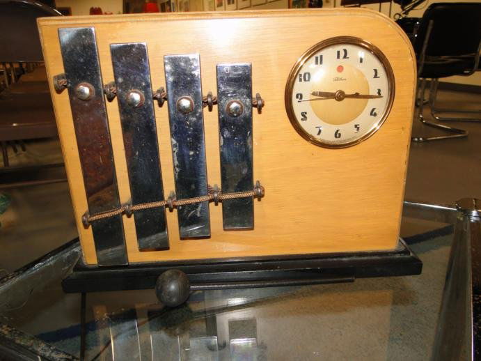 1930's Art Deco dinner gong table clock by Kohler: 1930's Art Deco dinner gong table clock by Kohler Lietchberg Company (out of Chicago); 10"H x 13"W