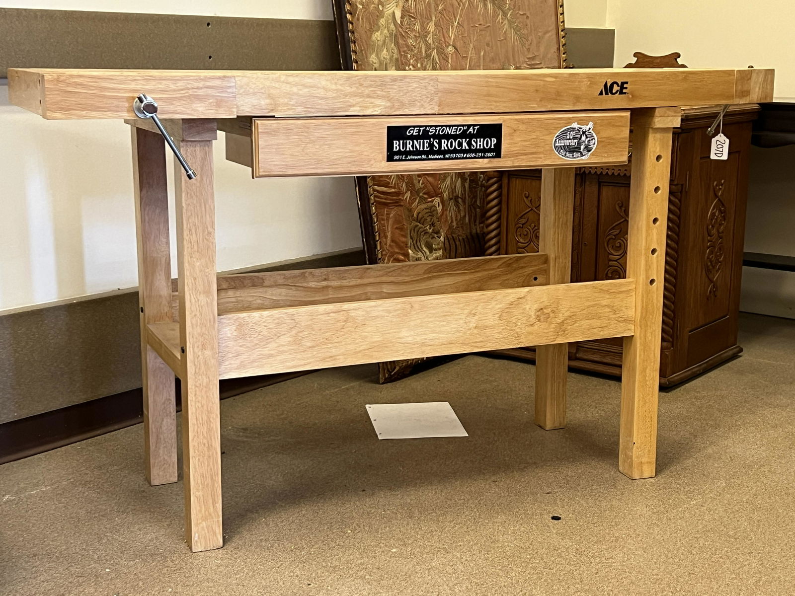Ace online bench vise