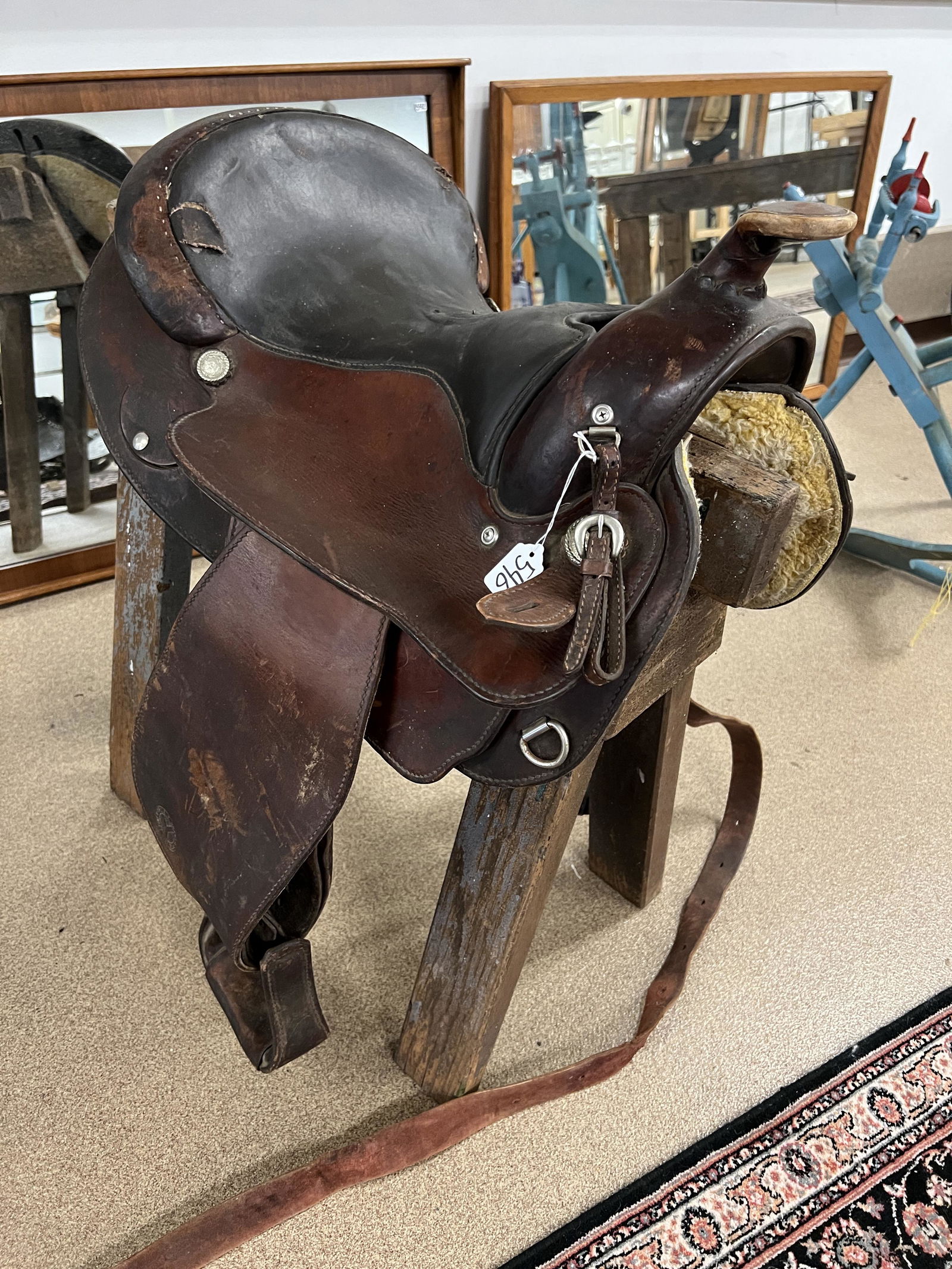 Circle Y Riding Saddle (1 of 3)