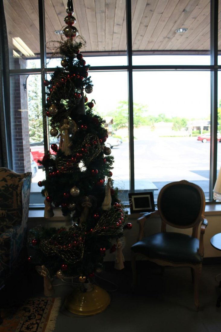 188 Rotating Christmas tree professionally decorated w