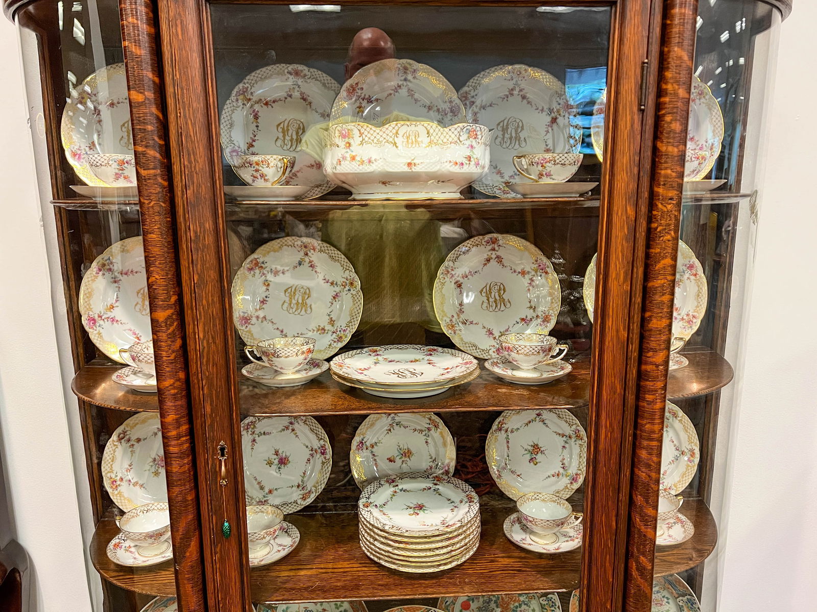 Early Dresden dinner service (1 of 20)