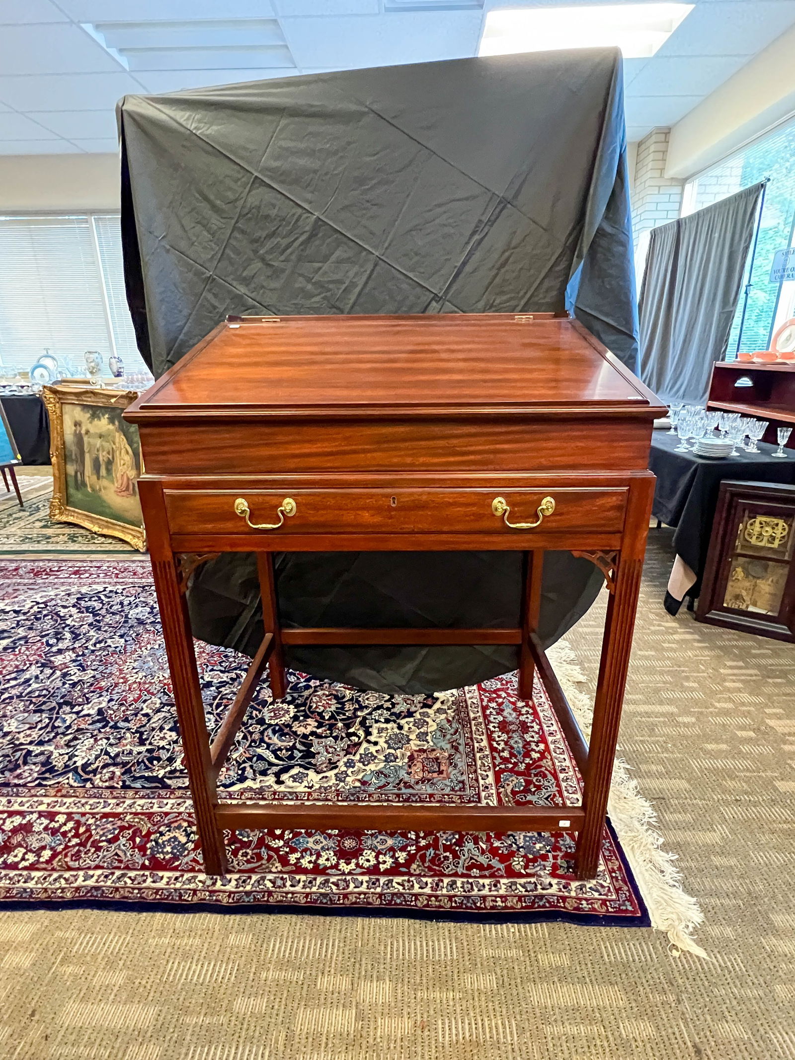 Henkel Chippendale lift top desk (1 of 9)