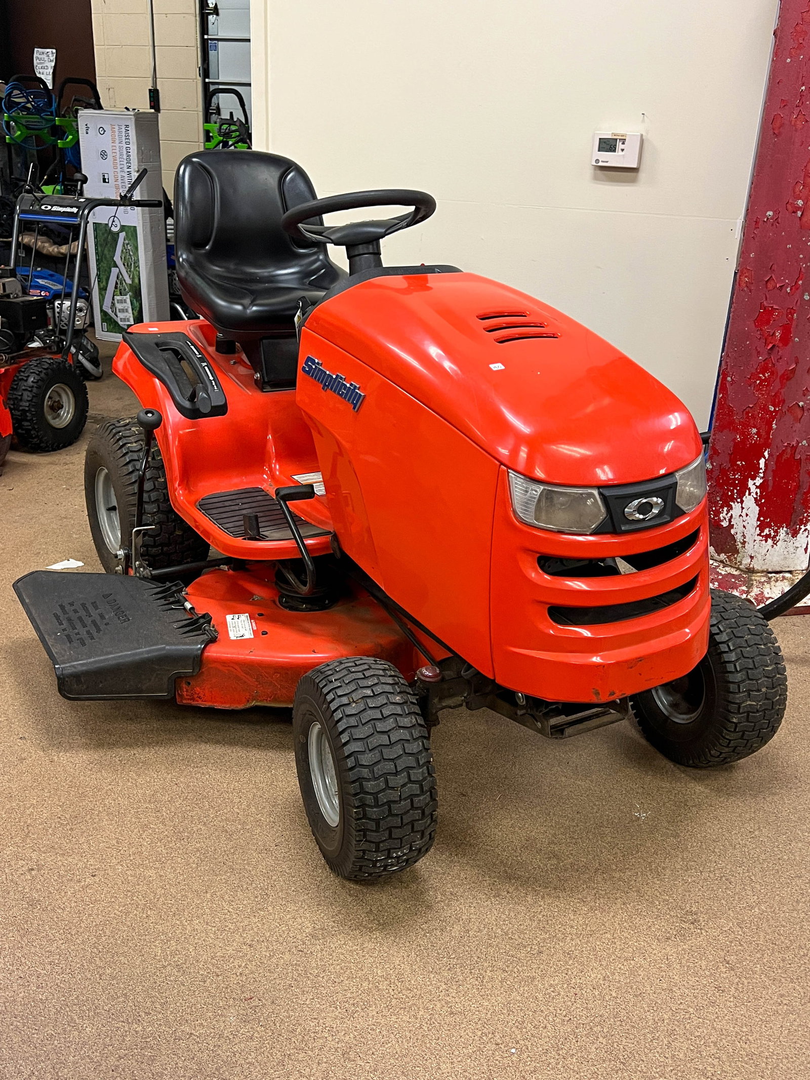 Simplicity Regent riding lawnmower 38 in deck with Briggs & Stratton 724cc engine (1 of 6)