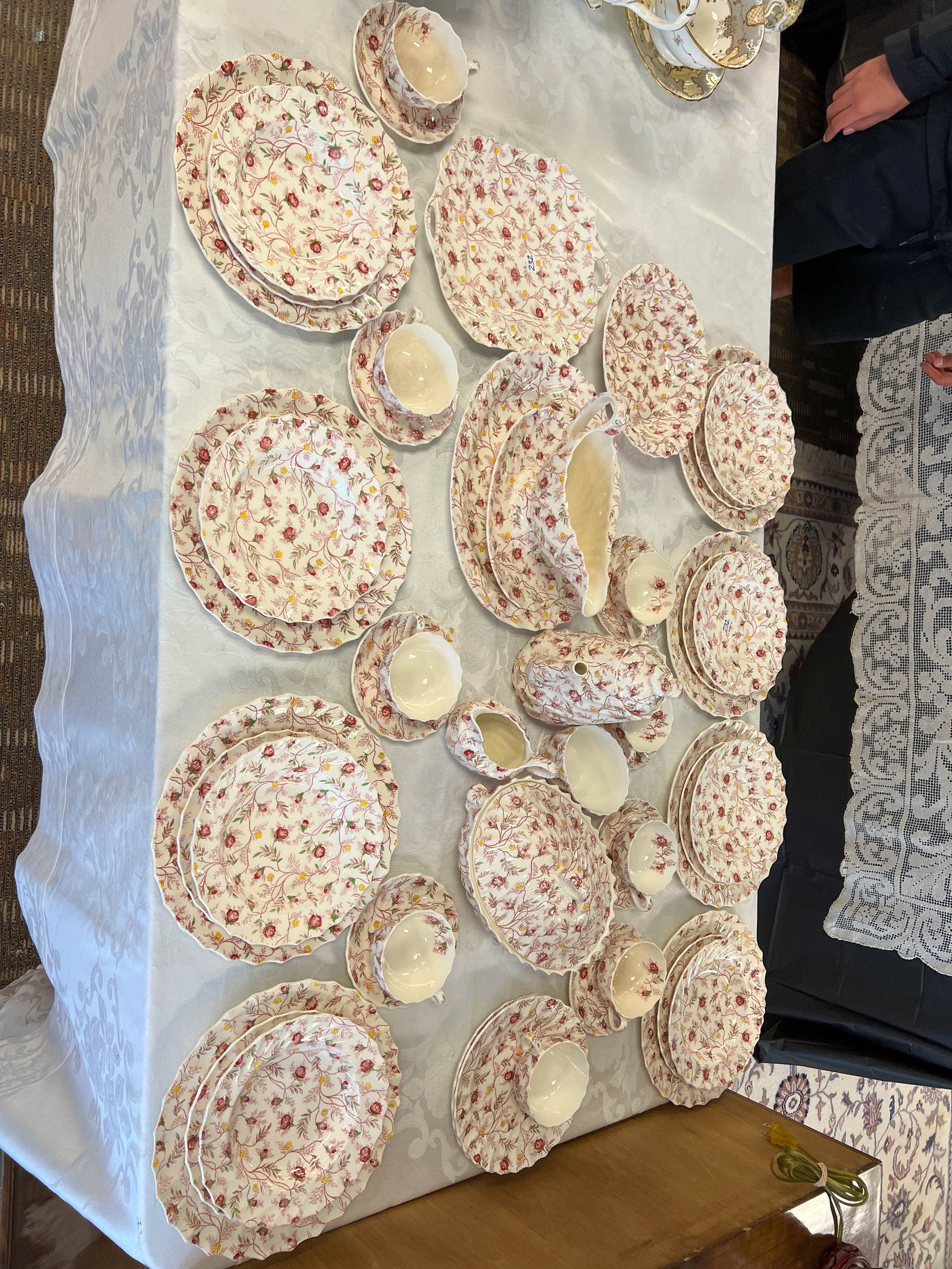 Copeland Spode China for eight with accessories in the Rosebud Chintz pattern (1 of 5)