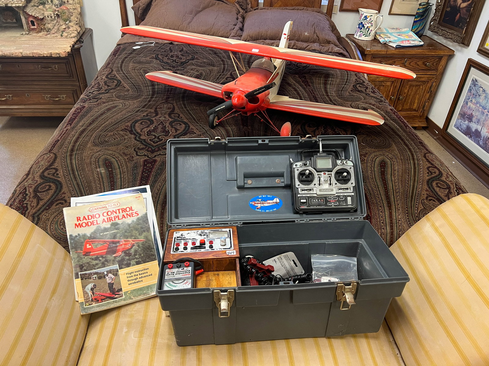 Large radio control gas operated bi-plane with accessories in excellent working condition (1 of 8)