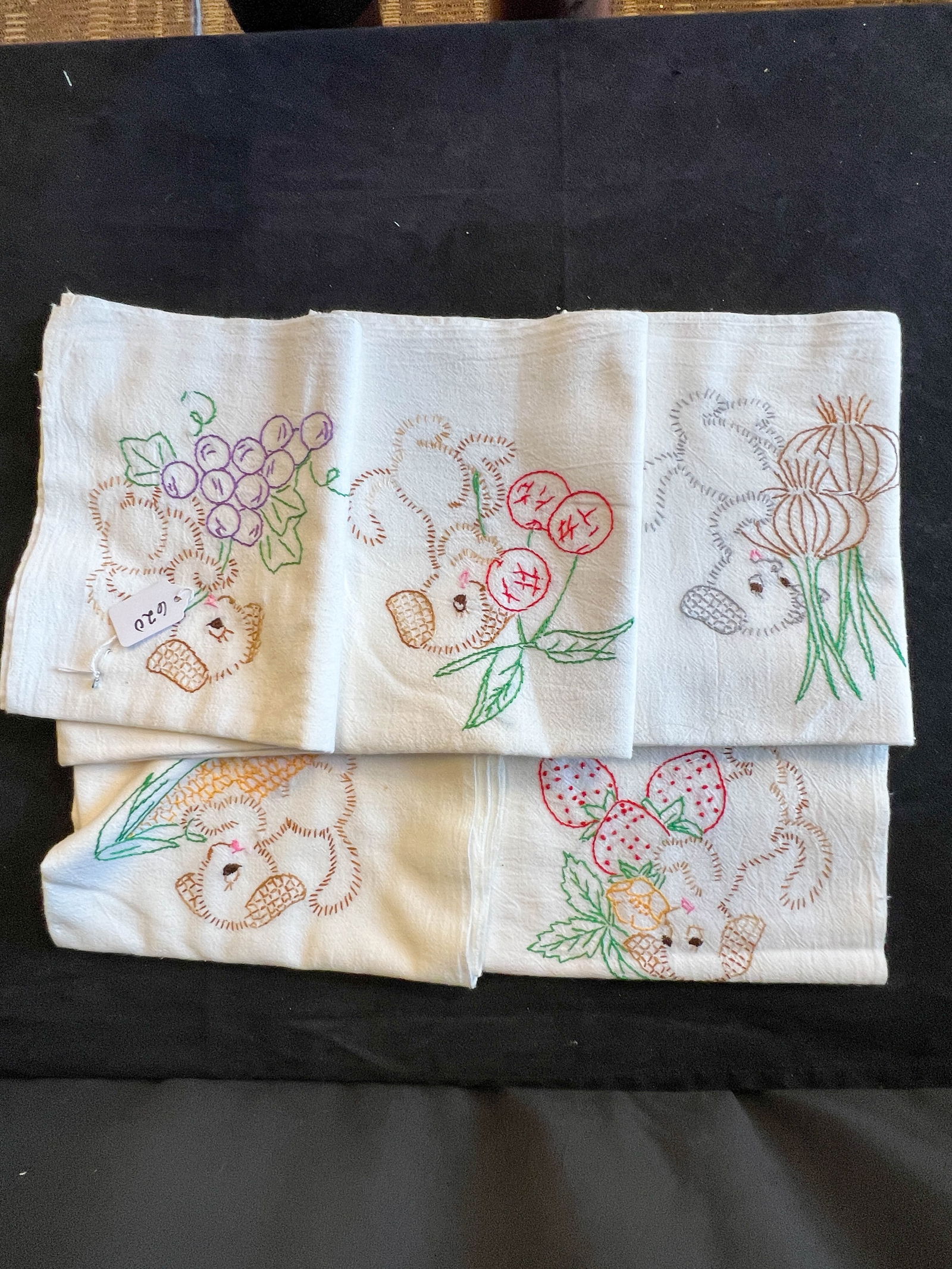 Group of vintage dish towels (5) depicting puppies Hand embroidered. All brand new never used (1 of 1)