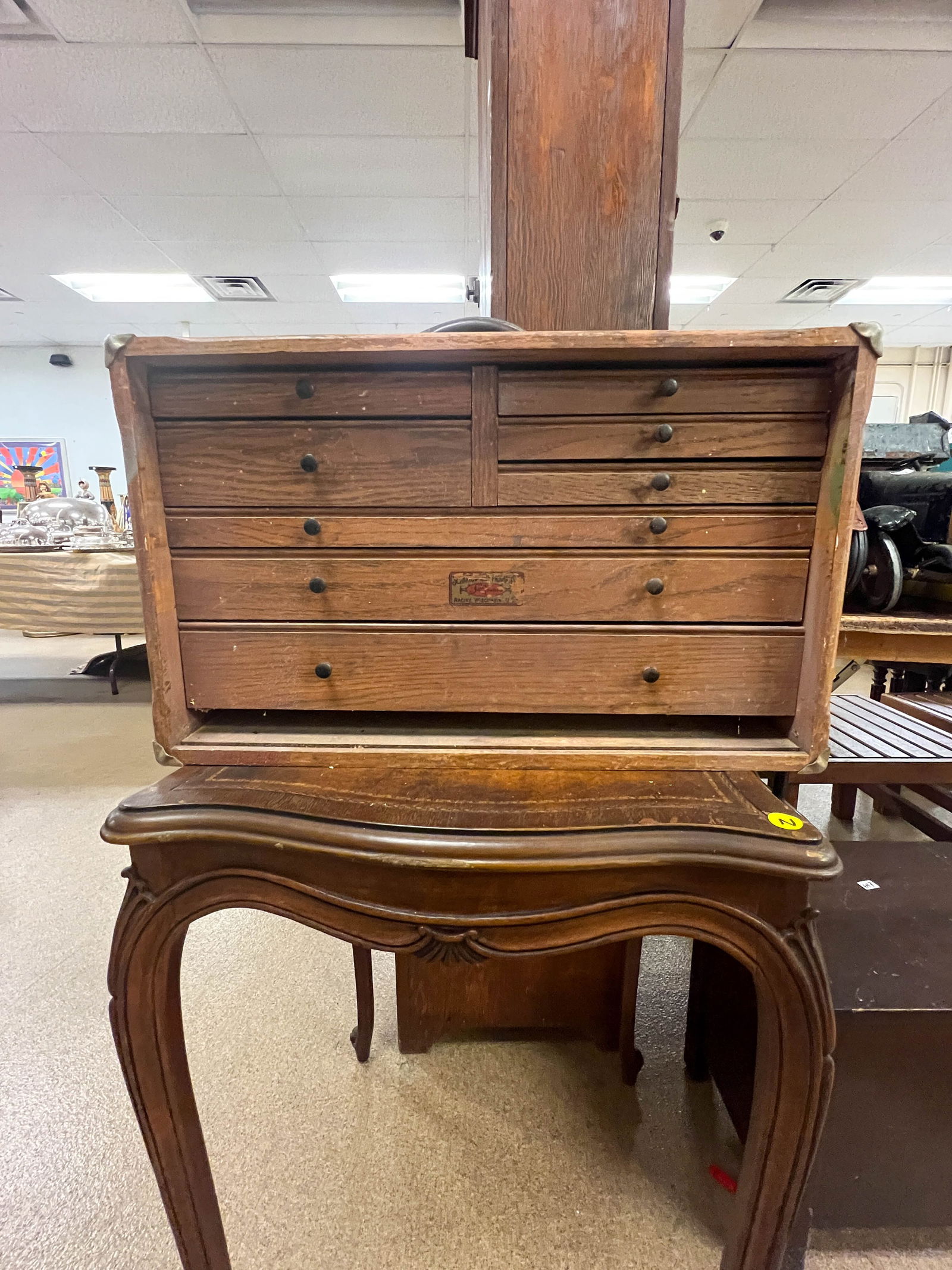 Vintage 8-drawer tool cabinet (1 of 4)